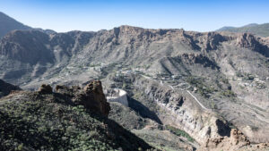 Blick auf Soria mit der Staumauer, einer der größten Talsperren Gran Canarias.