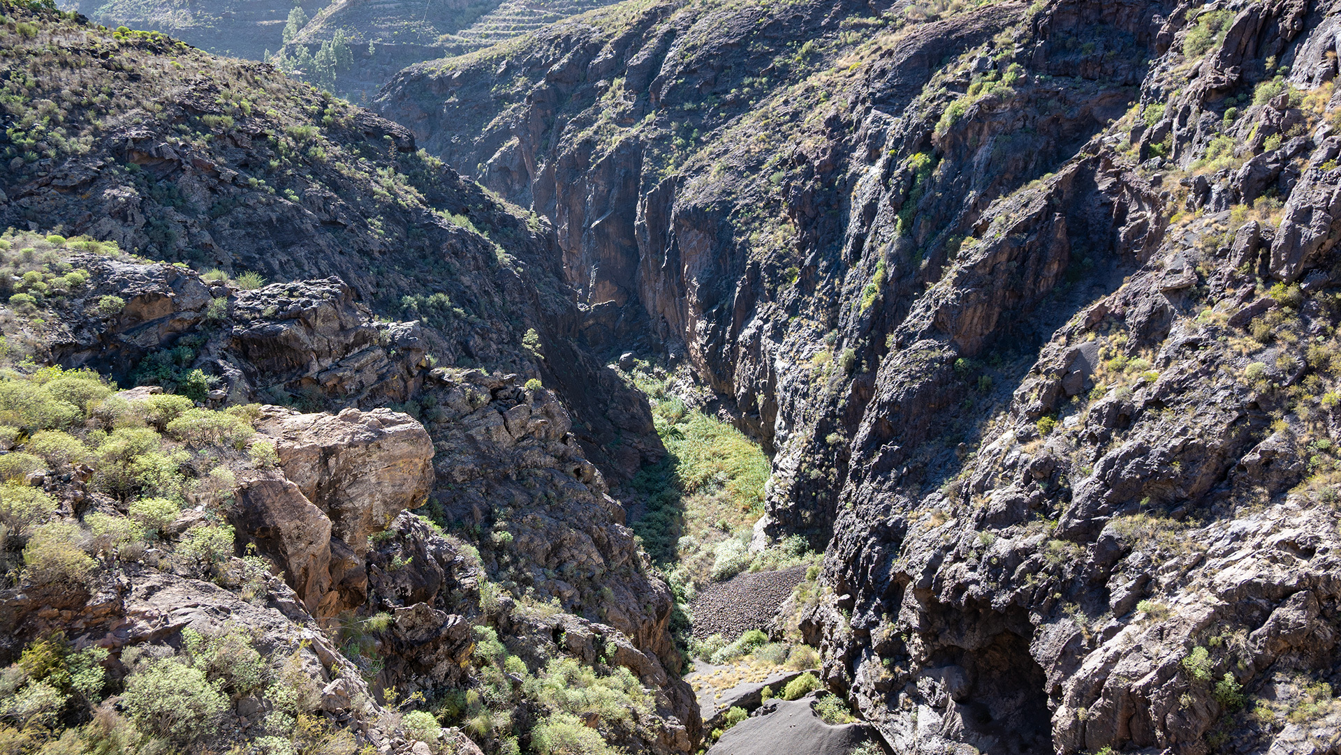 Blick in die tief eingeschnittene Schlucht, Barranco de Arguineguín.