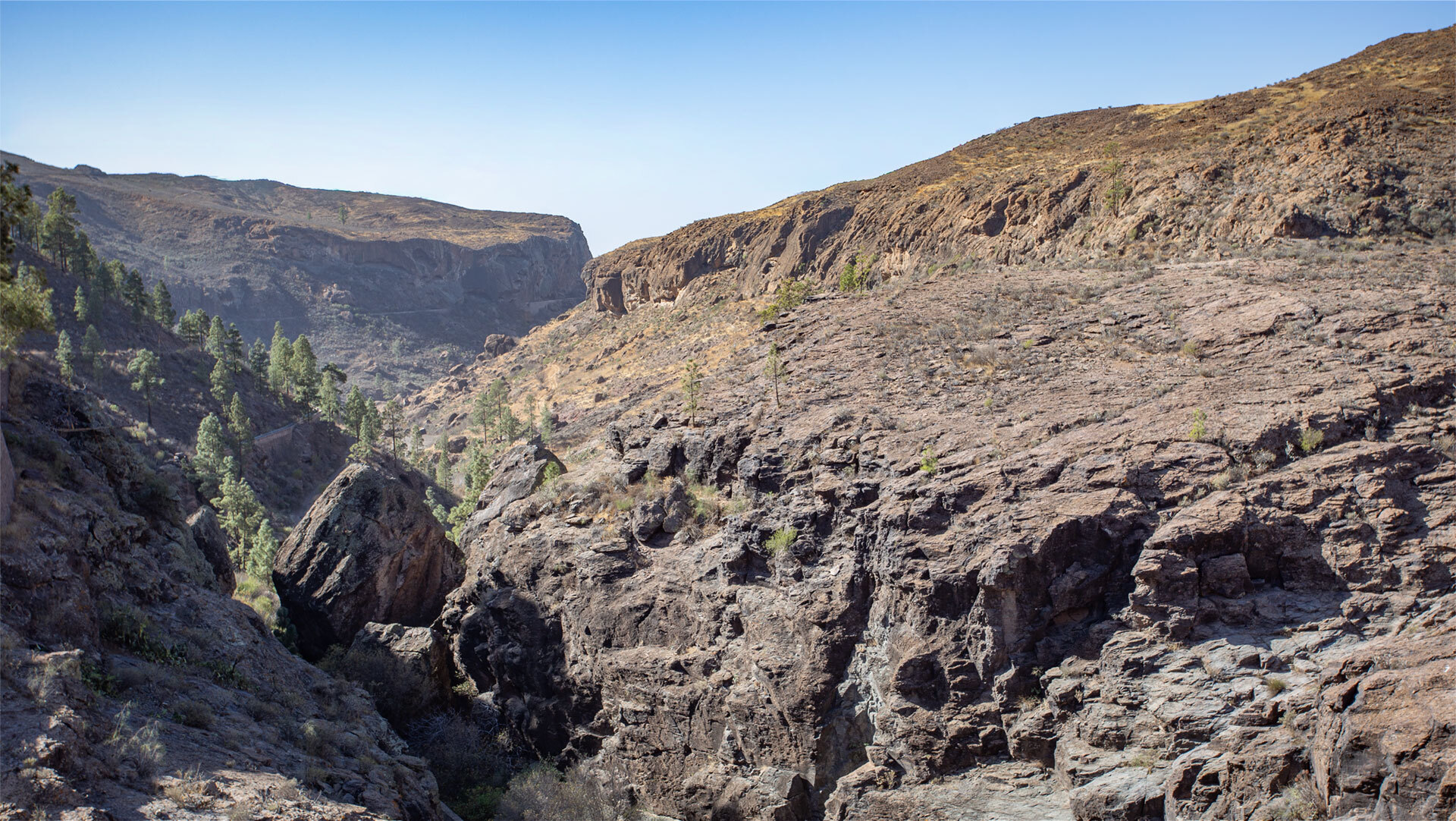 Die tiefe Schlucht Barranco de Chira.