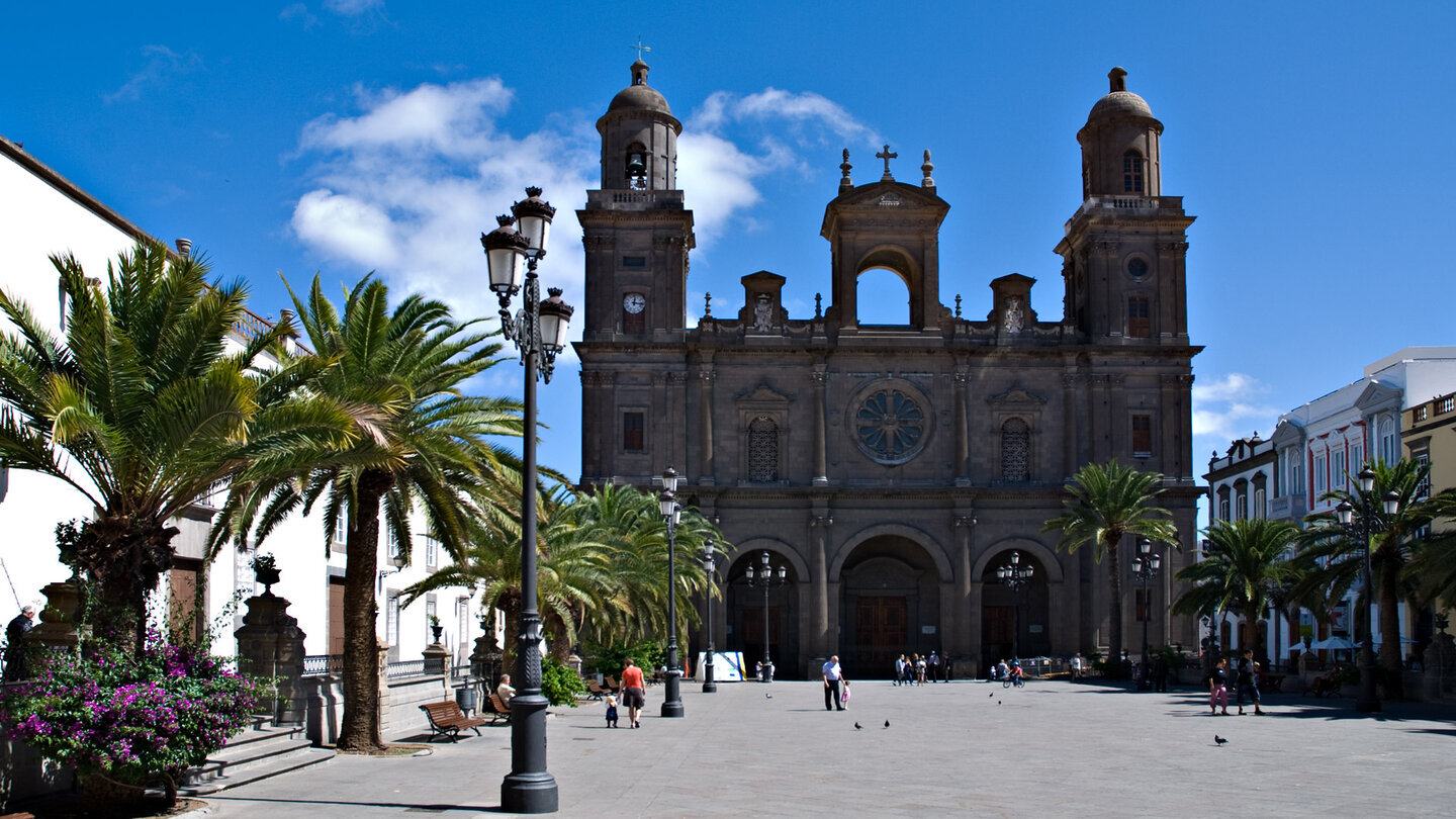 Plaza Santa Ana mit der Catedral de Canarias in Las Palmas de Gran Canaria