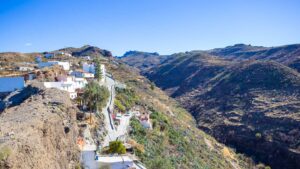 Blick auf das Dorf El Toscón an der Schlucht Barranco de Siberio