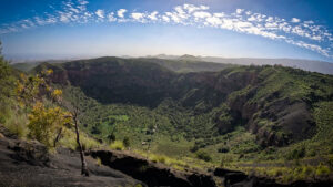 Der tiefe Kraterkessel der Caldera de Bandama