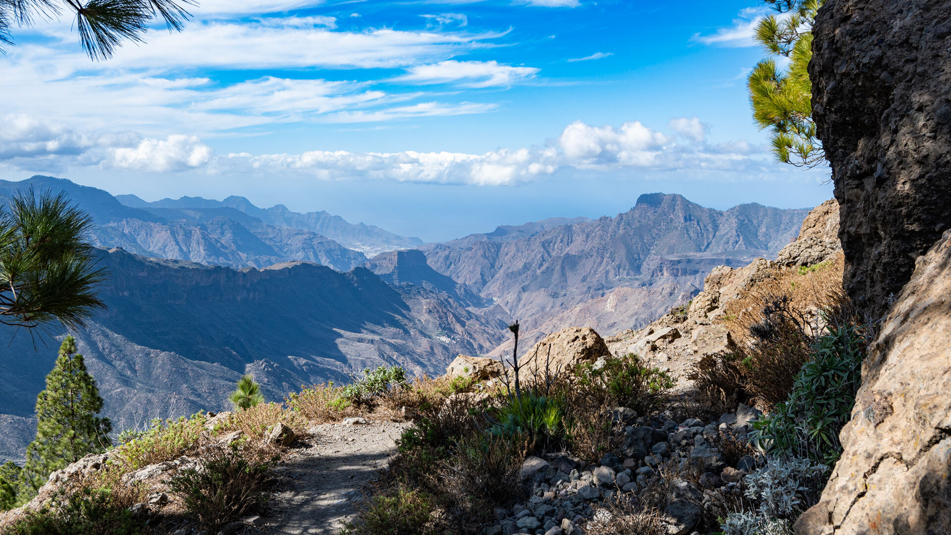 Ausblick entlang der Schlucht Barranco del Chorrillo auf Gran Canaria
