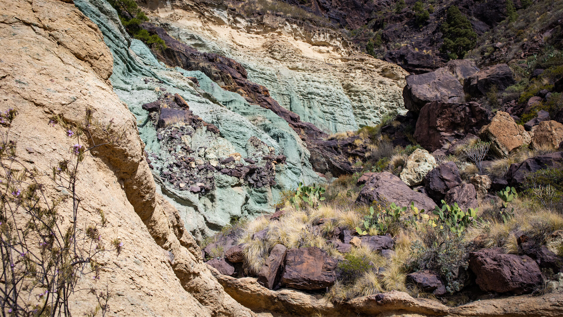 Los Azulejos zählen zu den auffälligsten Naturphänomenen Gran Canarias.