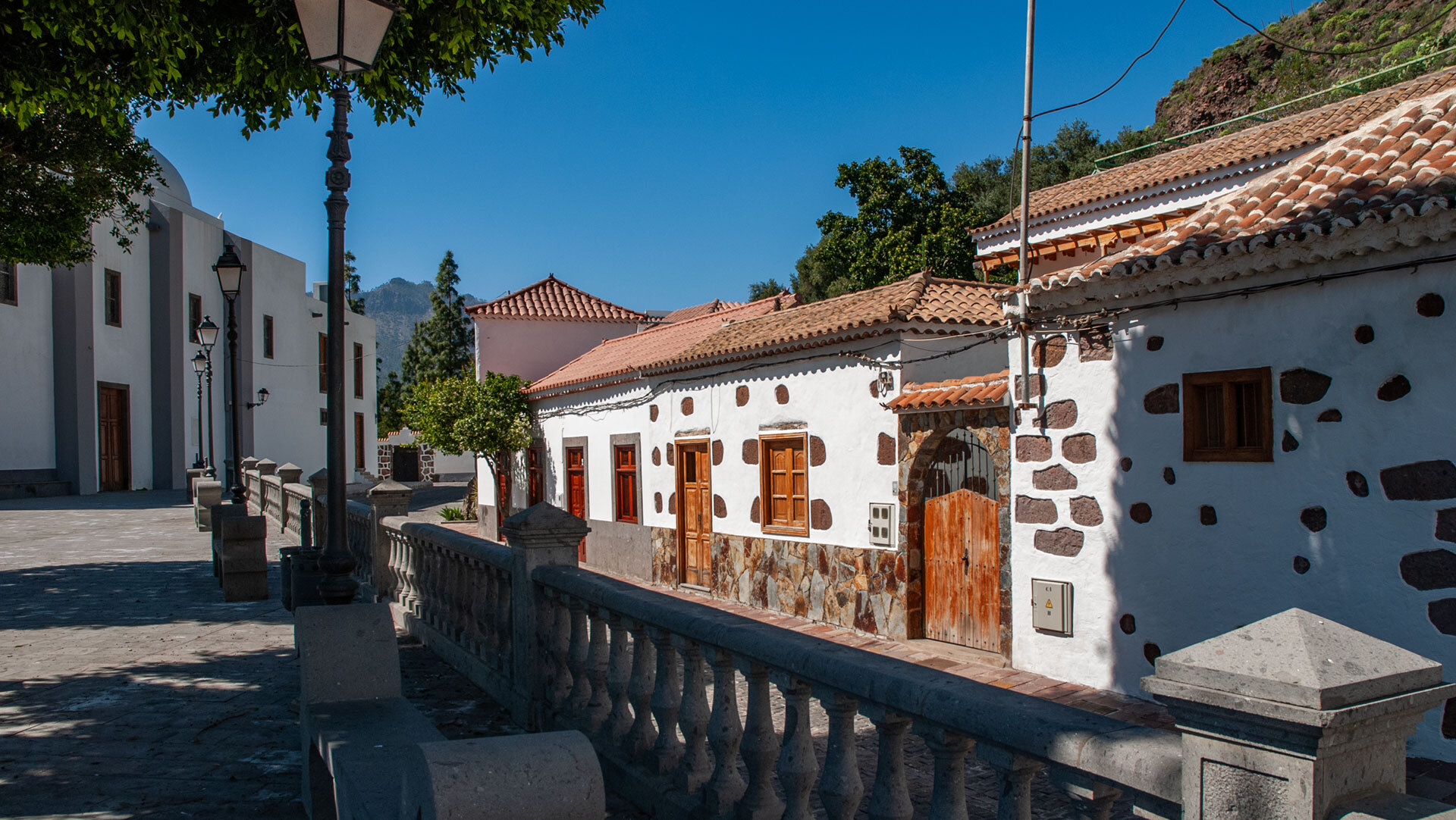Schöne Gassen in Santa Lucía de Tirajana – das Dorf hat seinen ursprünglichen Charakter vollständig bewahrt.