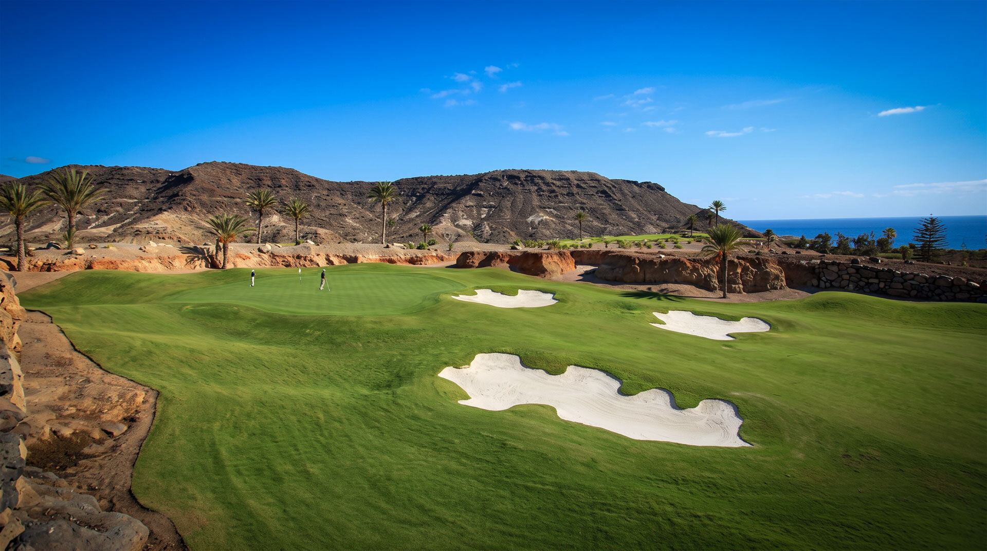 Golfen auf Gran Canaria verbindet weite Fairways mit dem Blick auf Atlantik und Berge.