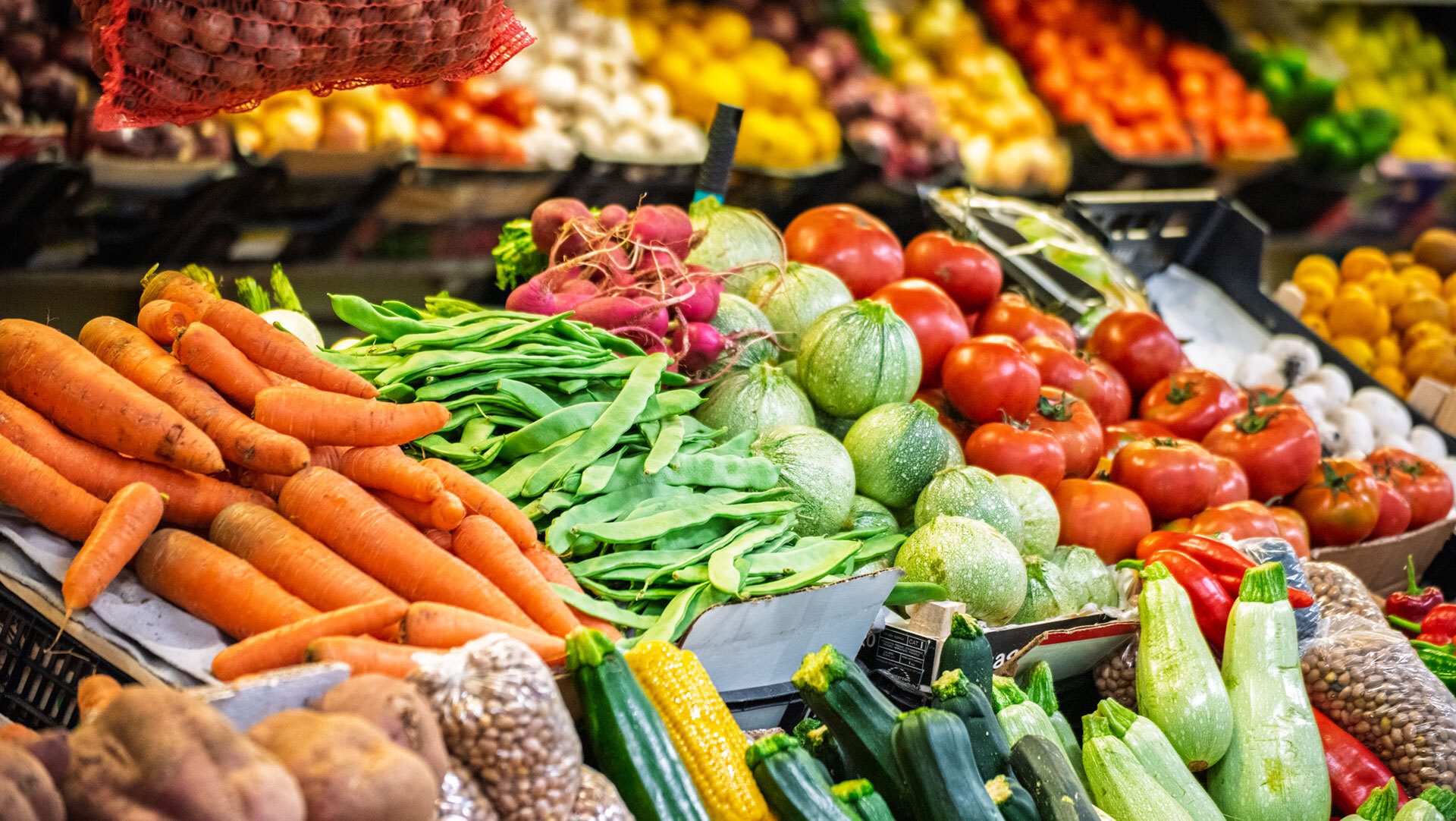 Der Wochenmarkt von Vega de San Mateo zählt zu den traditionsreichsten Märkten Gran Canarias und bietet regionale Produkte aus der ganzen Insel.