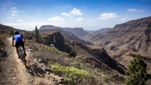 Von schroffem Bergland bis zu tiefen Schluchten – Gran Canaria bietet Mountainbikern ein Terrain voller Herausforderungen.