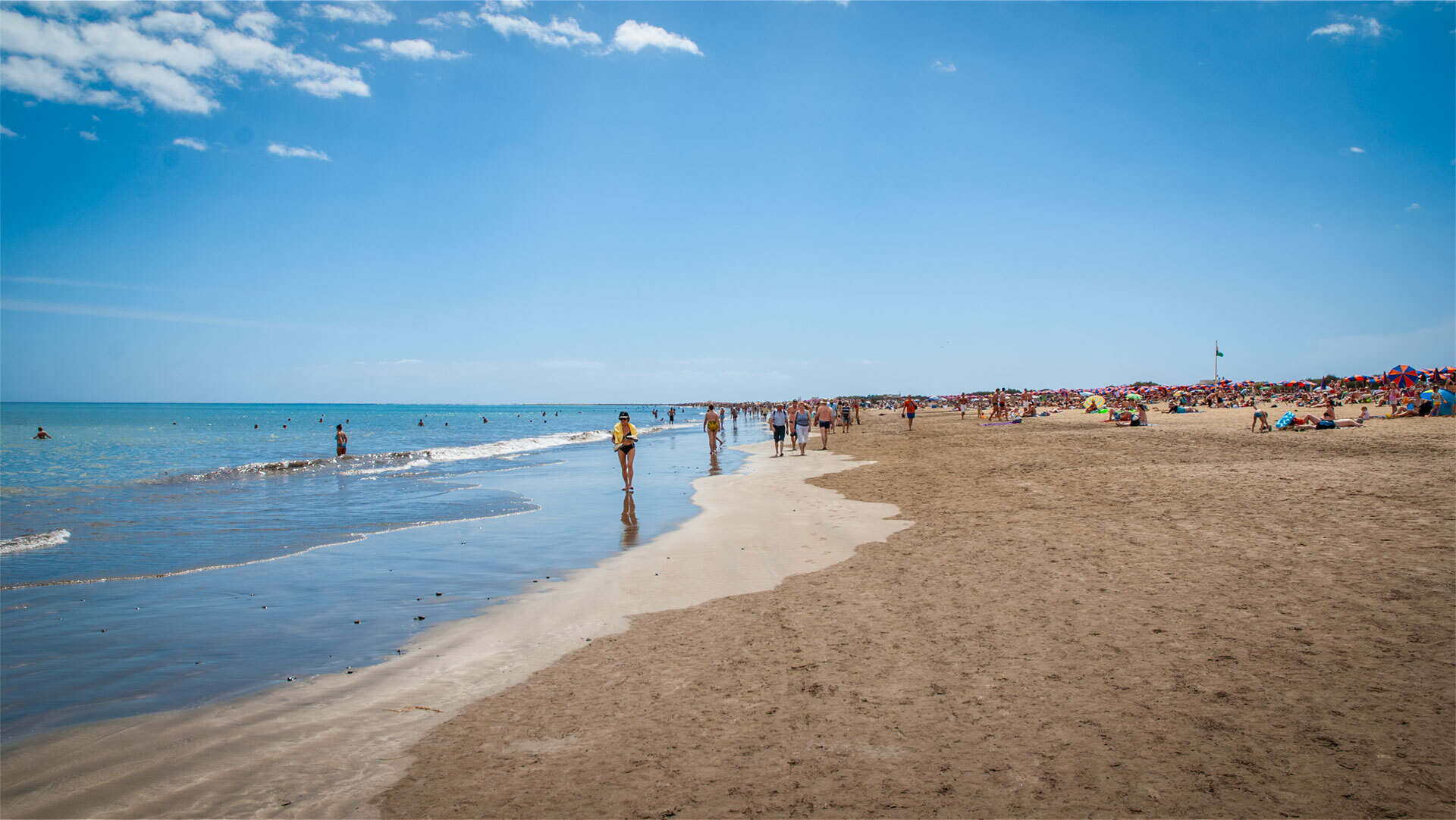 Der begehrte Platz für Badetouristen an der Playa del Inglés – breiter, flacher Sand und gutes Wasser das ganze Jahr über.