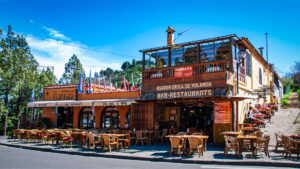 Das Restaurant an der Cruz de Tejeda lädt zur Rast ein.