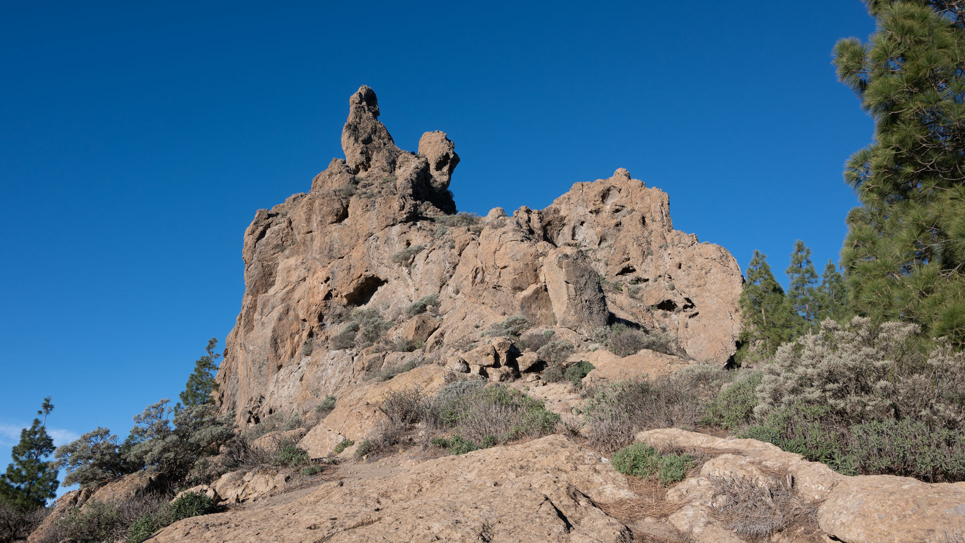 Der Roque de San José erhebt sich markant entlang des Wanderwegs S-70