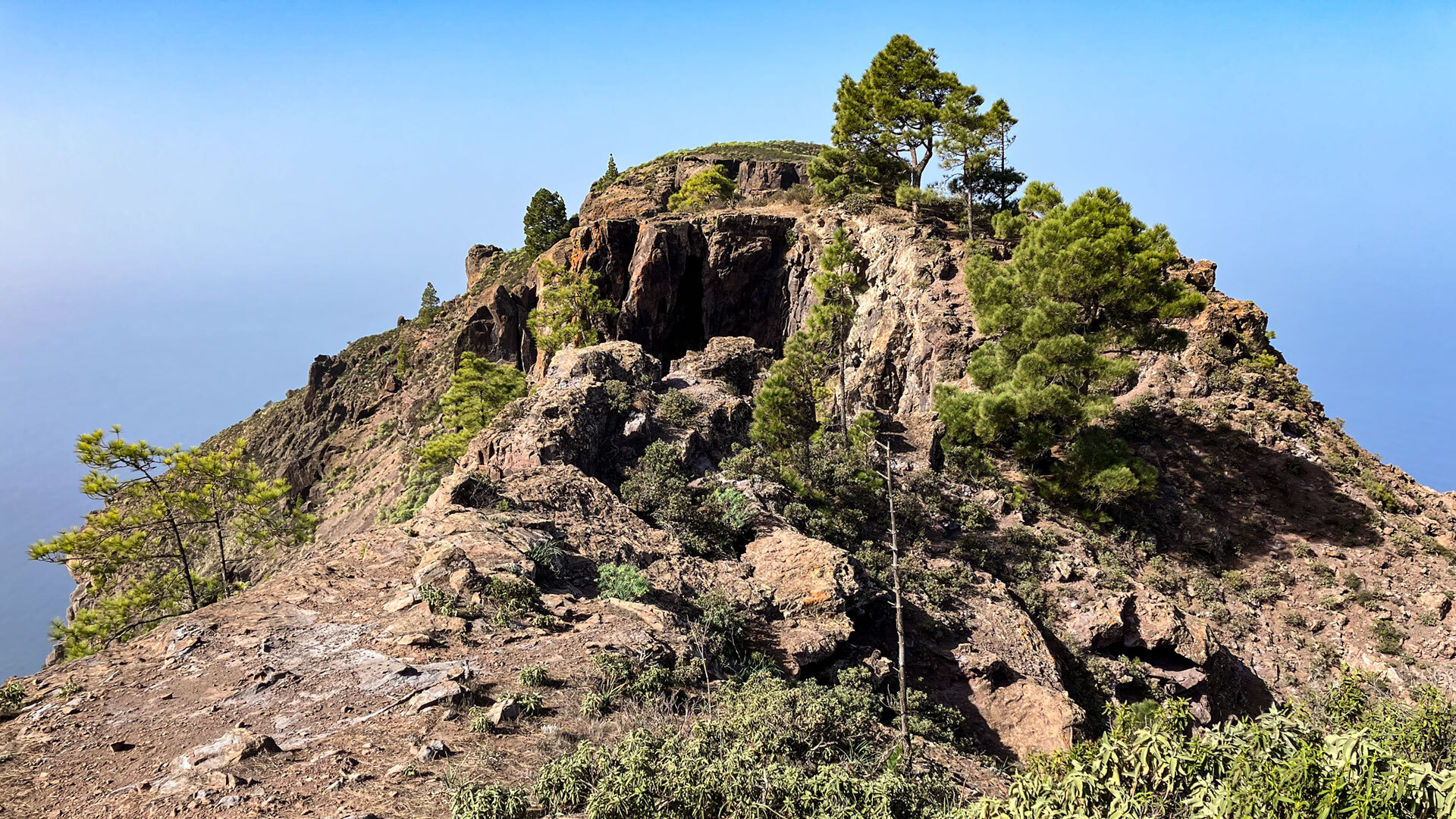 Große Faneque-Runde: schroffe Felslandschaft am Roque Faneque.