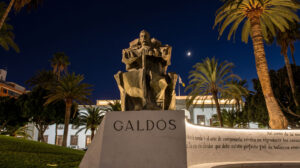 Die Statue von Pérez Galdós in Las Palmas de Gran Canaria ehrt den bekanntesten Schriftsteller der Kanarischen Inseln.
