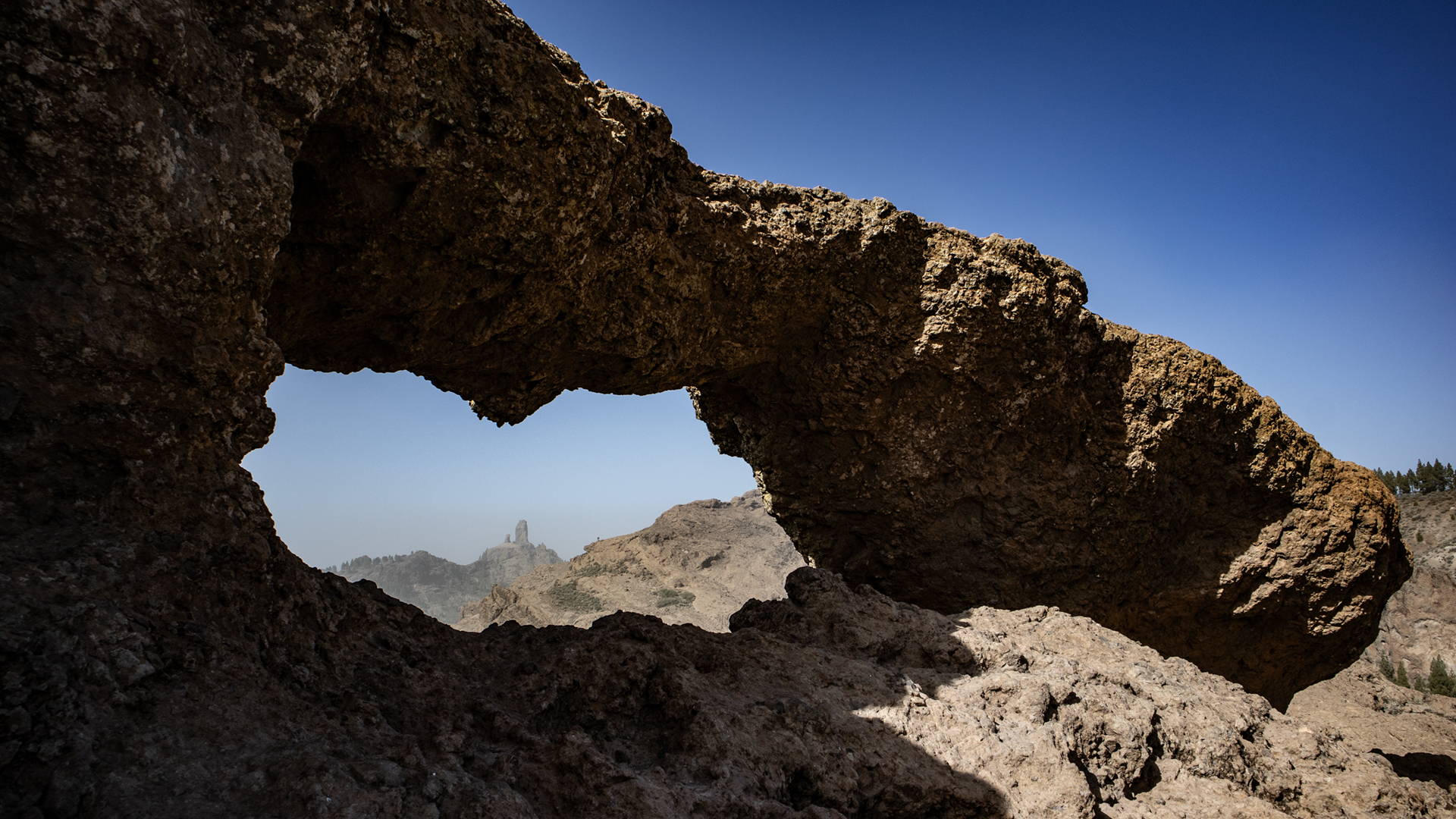 Die Ventana del Nublo bildet ein natürliches Felsentor mit direktem Blick auf den Roque Nublo.