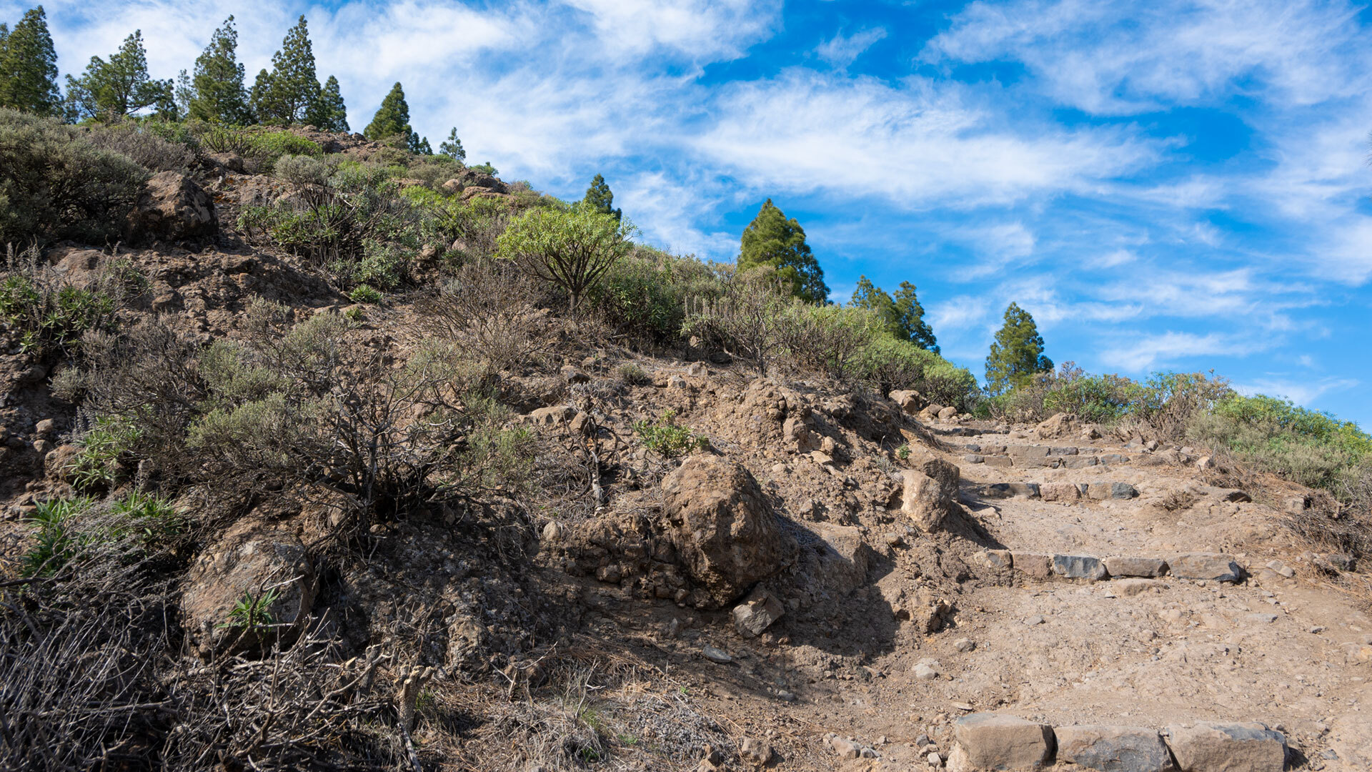 Der Wanderweg S-70 verläuft durch das Bergland Gran Canarias