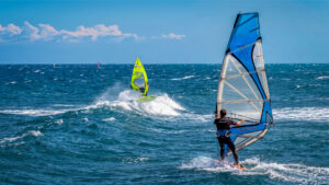 Windsurfen auf Gran Canaria – Pozo Izquierdo an der Ostküste ist Austragungsort der jährlichen Windsurf-Weltmeisterschaft.